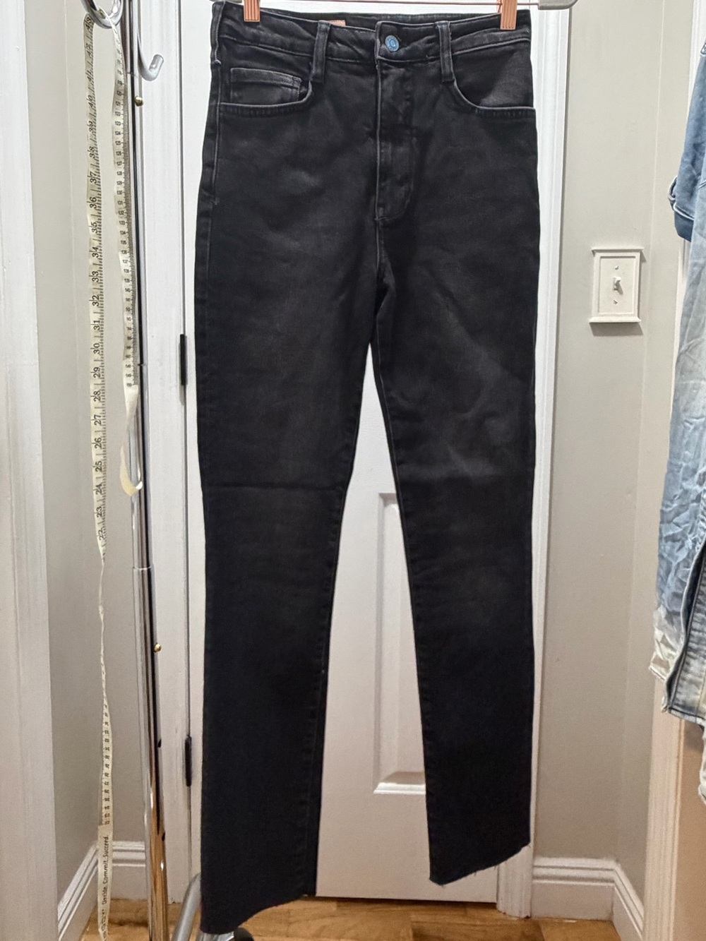 Pilcro- The Cigarette Skinny Jeans in Black Wash